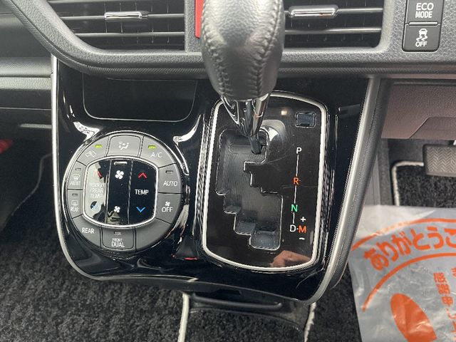 Toyota VOXY 2021-04 17008-11