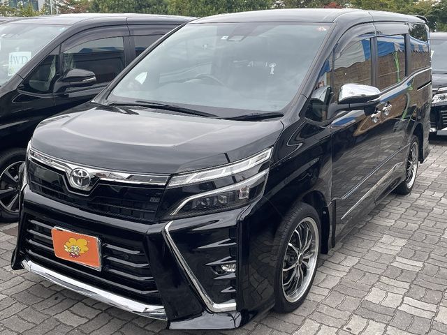 Toyota VOXY 2021-04 17008-1