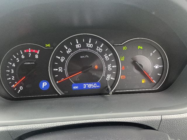 Toyota VOXY 2021-04 17008-15