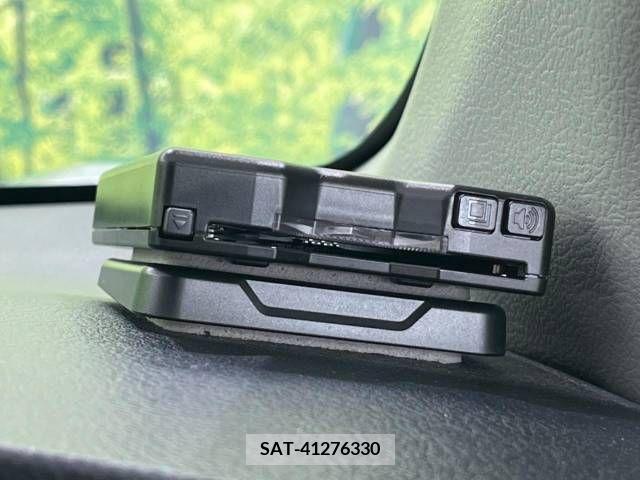 Toyota SIENTA 2022-04 298370-6