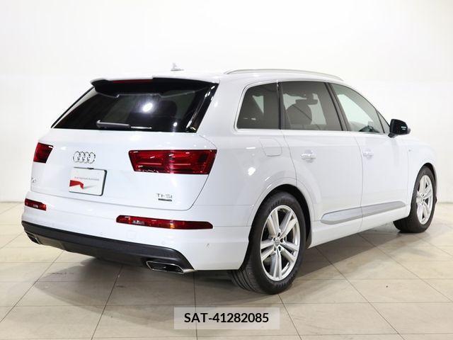 Audi Q7 2017-07 332890-7