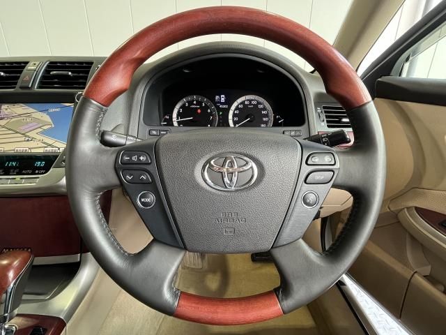 Toyota CROWN MAJESTA 2011-11 28937-11