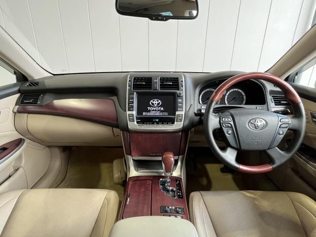 Toyota CROWN MAJESTA 2011-11 28937-5