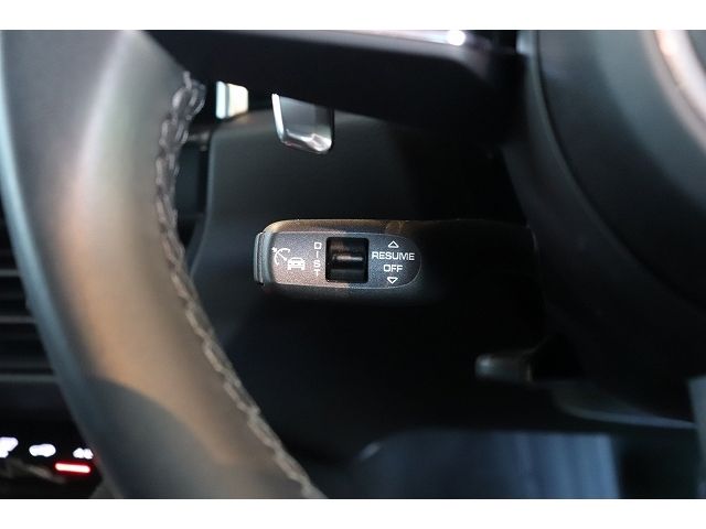 Porsche MACAN 2022-03 23502-15