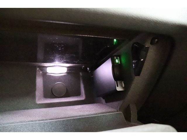 Porsche MACAN 2022-03 23502-20