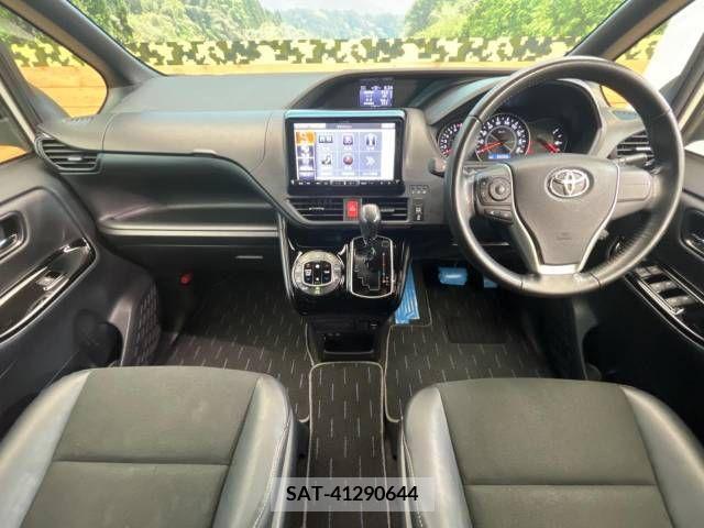 Toyota NOAH 2018-11 279472-1