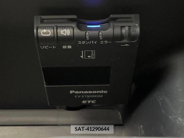 Toyota NOAH 2018-11 279472-6