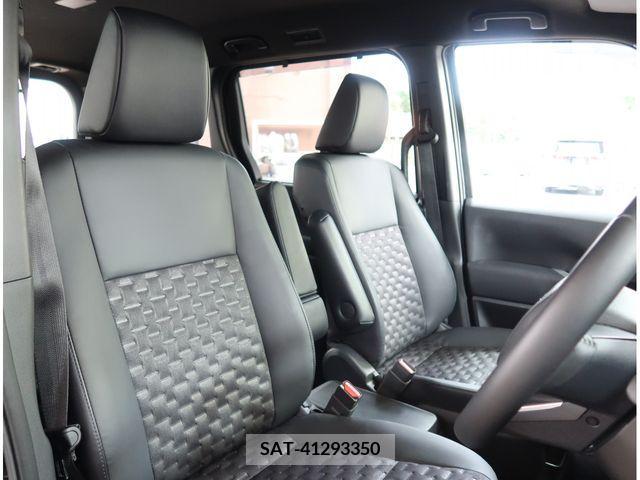 Toyota VOXY 2022-08 349663-26