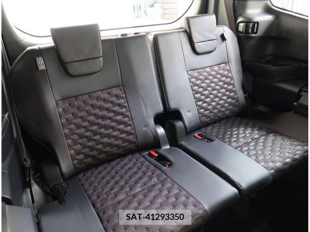 Toyota VOXY 2022-08 349663-28