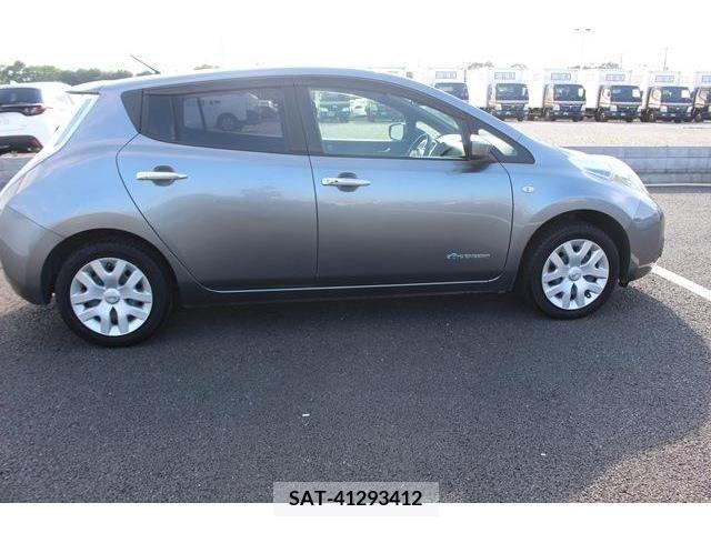 Nissan LEAF 2016-03 352463-10