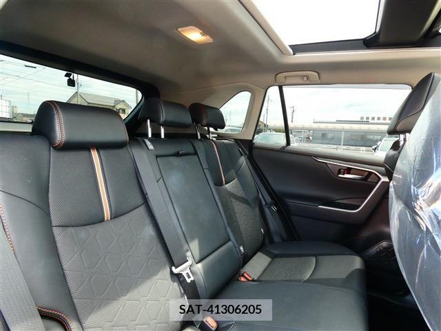 Toyota RAV4 2021-06 352040-8