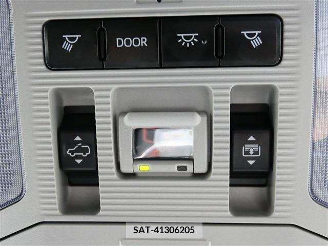 Toyota RAV4 2021-06 352040-11