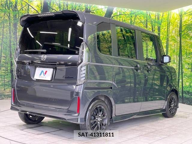 Honda N BOX CUSTOM 2022-01 209579-17