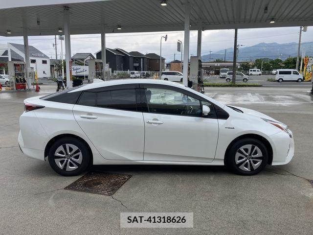 Toyota PRIUS 2017-12 281988-5