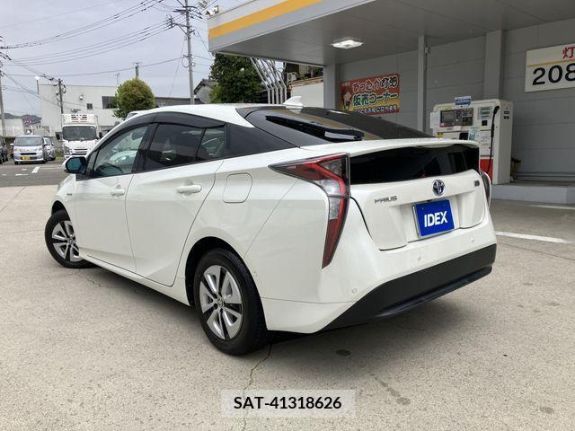 Toyota PRIUS 2017-12 281988-8