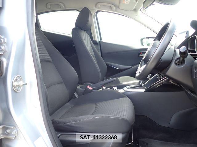 Mazda DEMIO 2019-06 379494-16