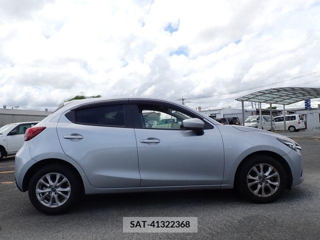 Mazda DEMIO 2019-06 379494-4