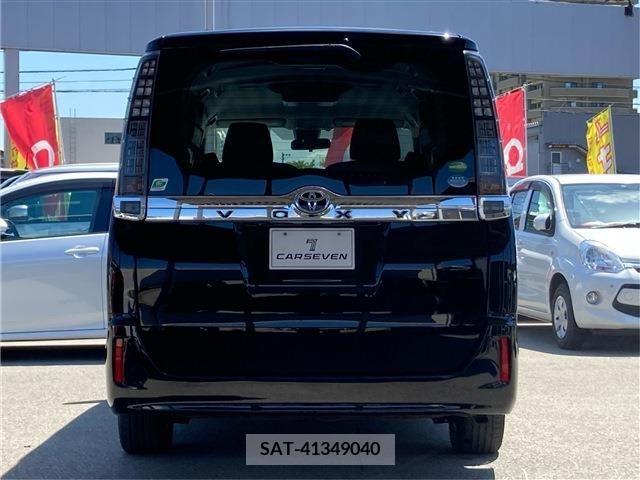 Toyota VOXY 2016-08 288943-5
