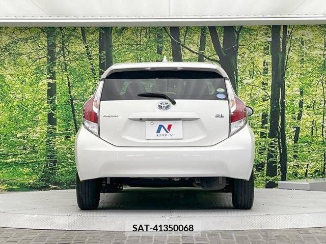 Toyota AQUA 2016-11 260315-16