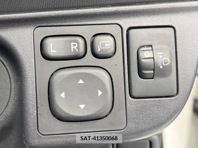 Toyota AQUA 2016-11 260315-9
