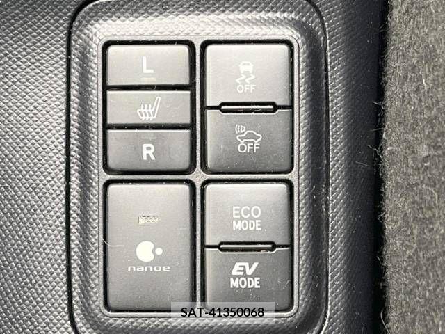 Toyota AQUA 2016-11 260315-6