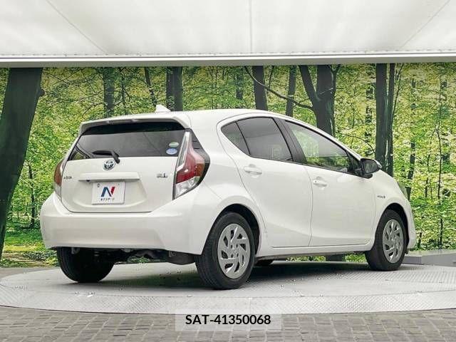 Toyota AQUA 2016-11 260315-18