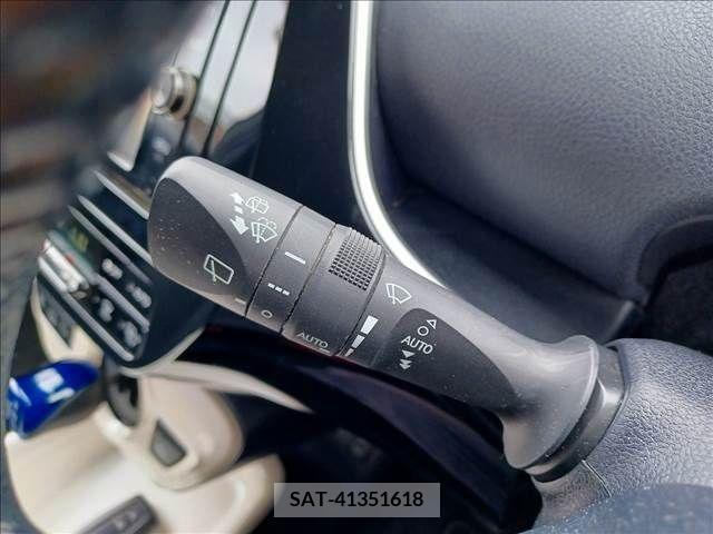 Toyota PRIUS 2016-08 281750-18