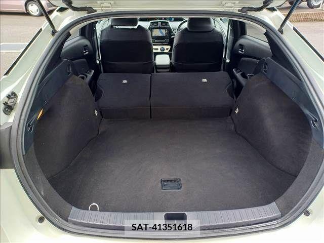 Toyota PRIUS 2016-08 281750-6