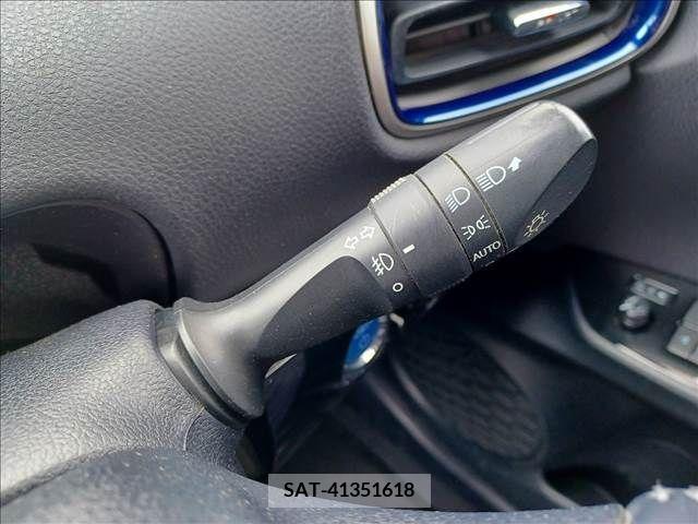 Toyota PRIUS 2016-08 281750-19