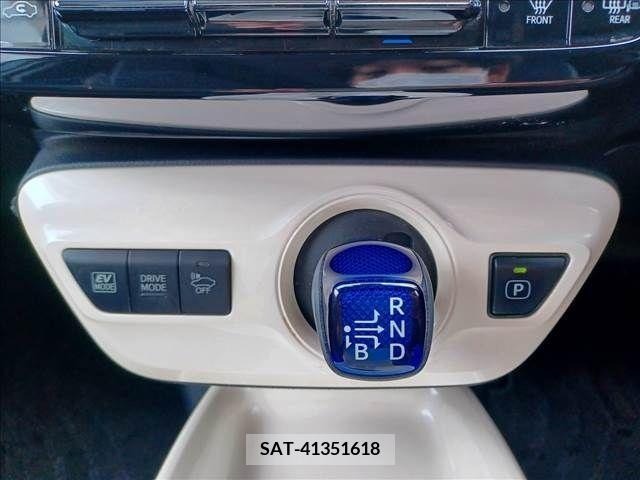Toyota PRIUS 2016-08 281750-11