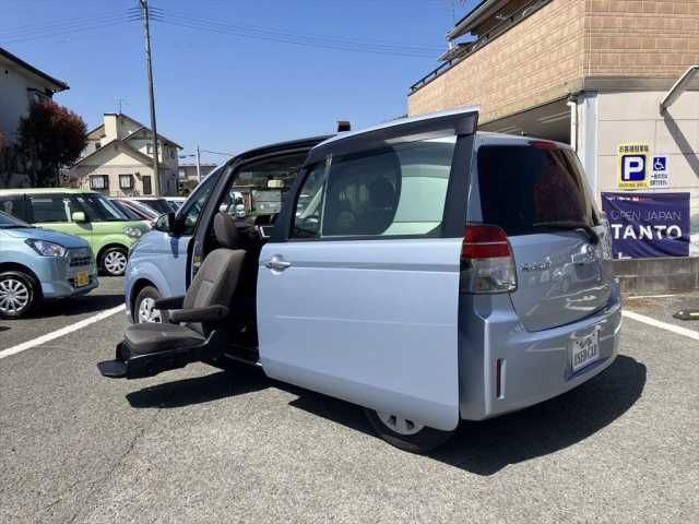 Toyota SPADE 2014-02 1818-2