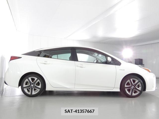 Toyota PRIUS 2019-04 383487-19