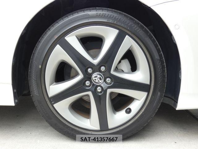 Toyota PRIUS 2019-04 383487-17