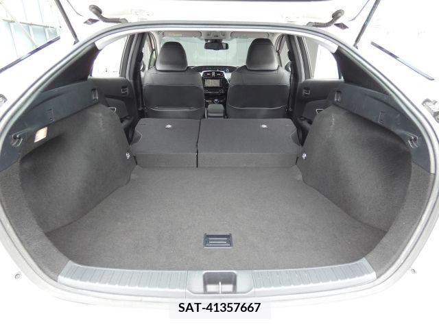 Toyota PRIUS 2019-04 383487-16