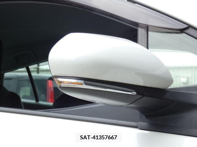 Toyota PRIUS 2019-04 383487-3
