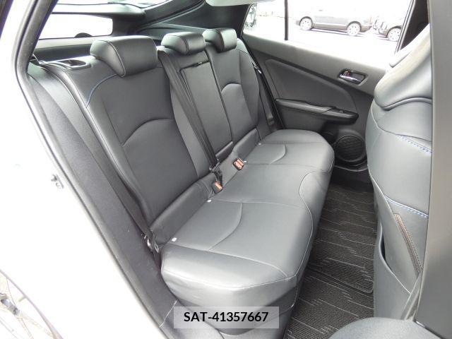 Toyota PRIUS 2019-04 383487-15