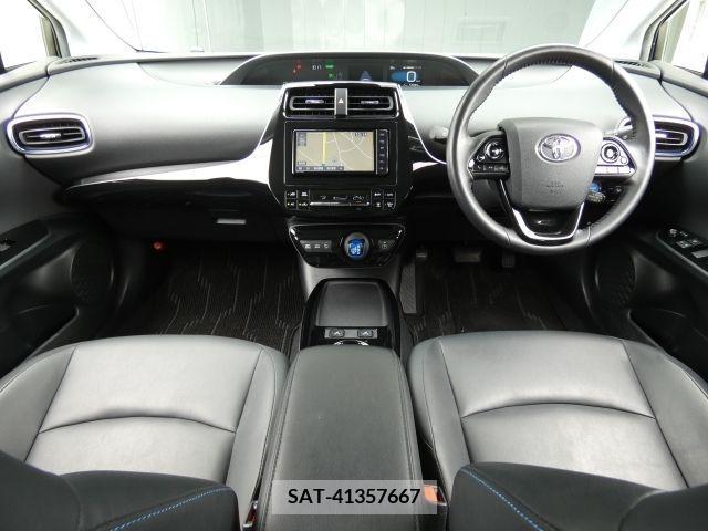 Toyota PRIUS 2019-04 383487-1