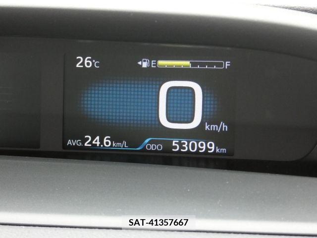 Toyota PRIUS 2019-04 383487-8