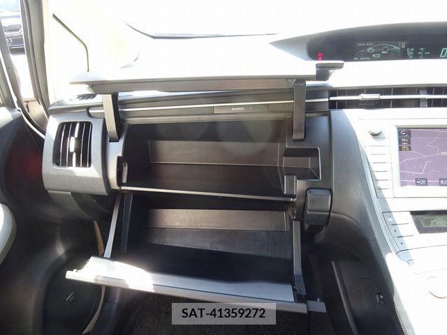 Toyota PRIUS 2013-01 372893-19