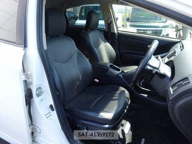 Toyota PRIUS 2013-01 372893-9