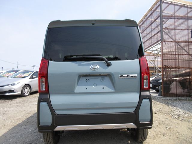 Daihatsu TANTO 2022-10 18571-4