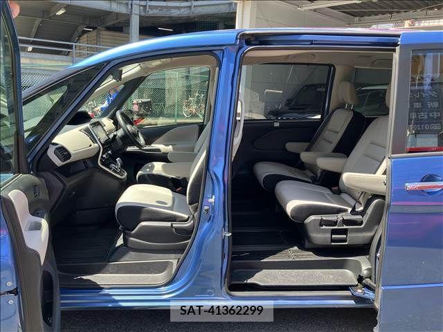 Nissan SERENA 2018-07 284241-11