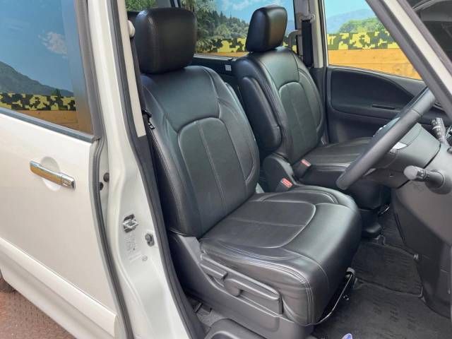 Nissan SERENA 2015-09 11274-7