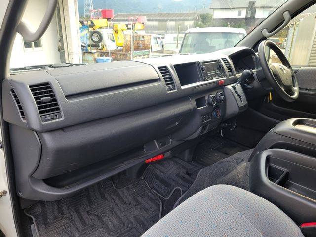 Toyota HIACE COMMUTER 2014-11 193758-24