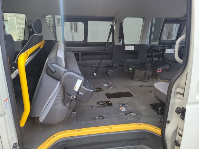 Toyota HIACE COMMUTER 2014-11 193758-13