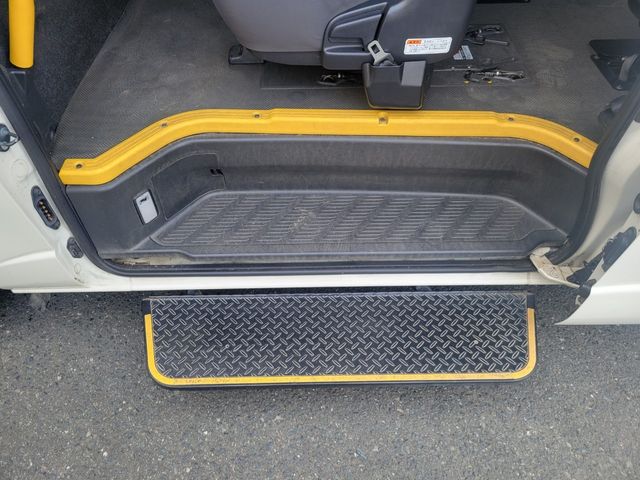 Toyota HIACE COMMUTER 2014-11 193758-15