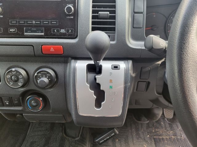 Toyota HIACE COMMUTER 2014-11 193758-19