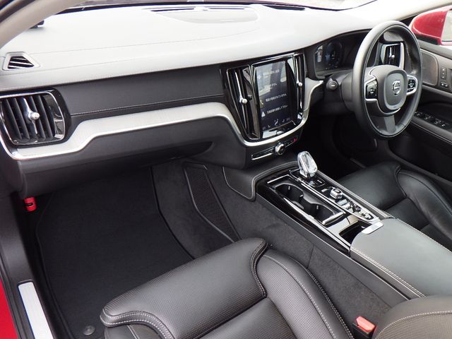 Volvo V60 2019-12 28170-8
