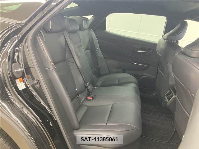 Toyota CROWN 2022-10 375541-12