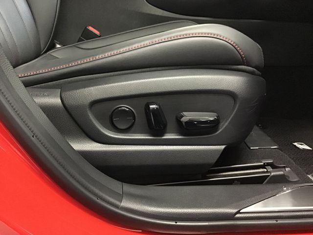 Lexus UX 2019-04 801-11
